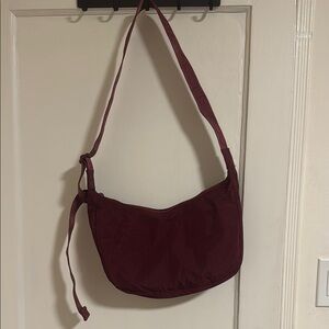 Baggu Medium Crescent in Oxblood